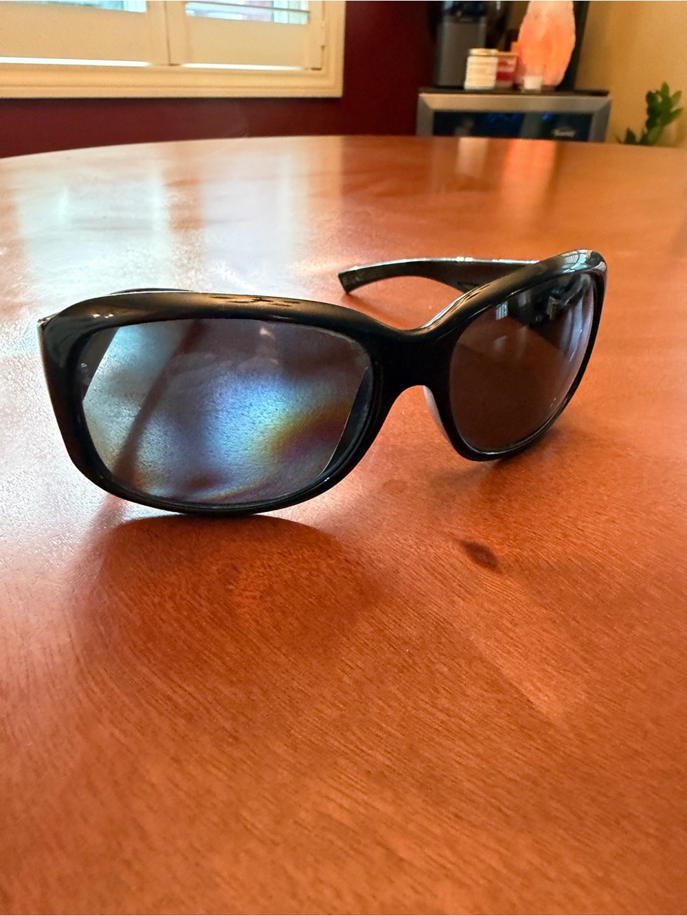VonZipper Women’s Black Oversized Sunglasses Gold Green VZ Detail